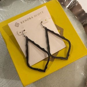 Kendra Scott Sophee Drop Gunmetal Black / Silver Earrings - New!